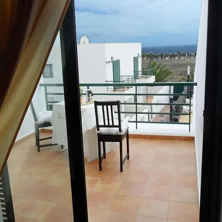 Sleeps 6 Pool Wifi Apartment Costa Teguise