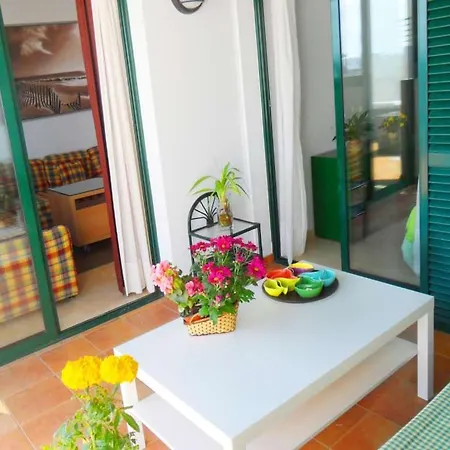 Apartment Sleeps 6 Pool Wifi
